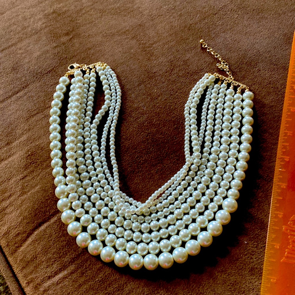 White Pearl necklace